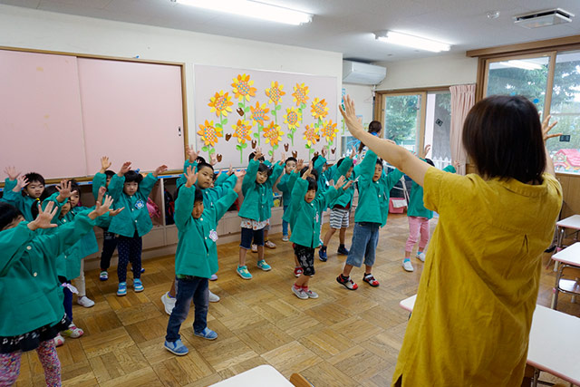 幼稚園児のダンス